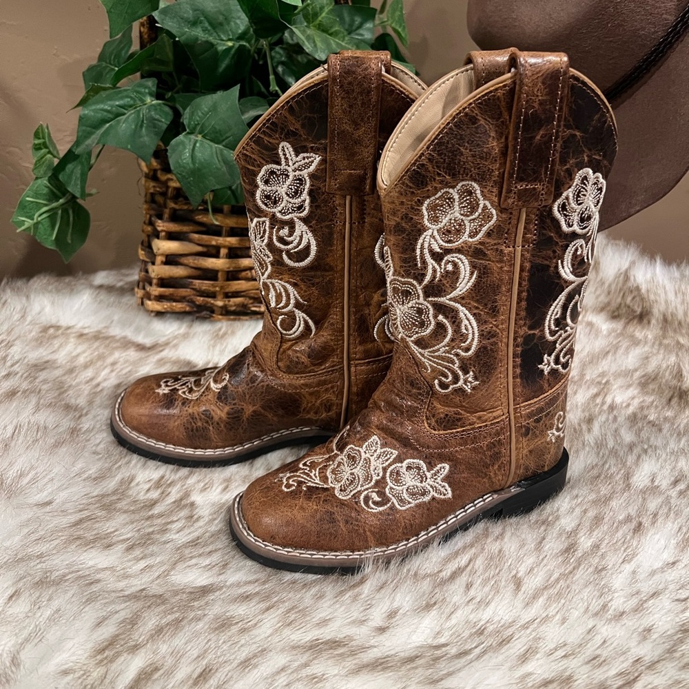 Shyanne Brown Kids Boots with White Floral Embroidery